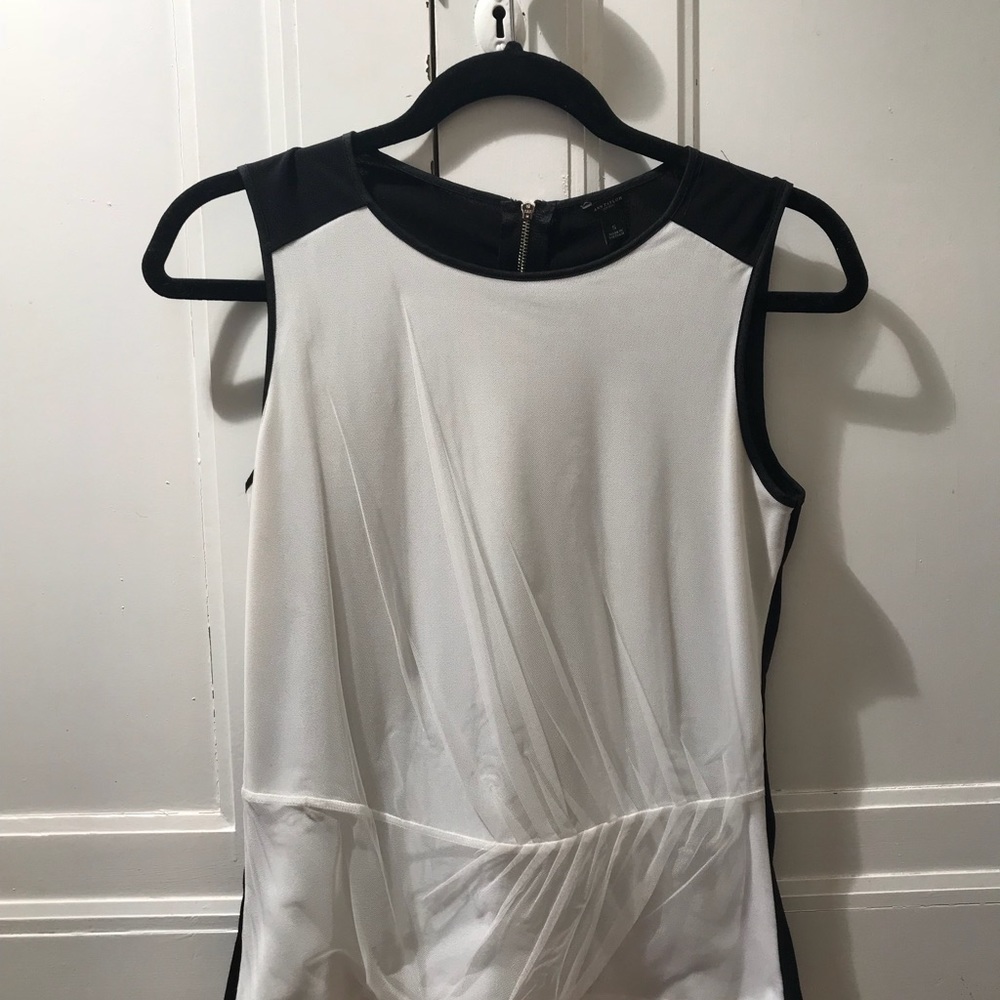 Ann Taylor Black&White Sleeveless Top